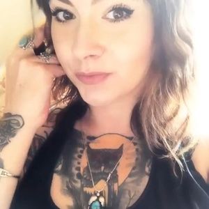 Meet your Posher, Holly